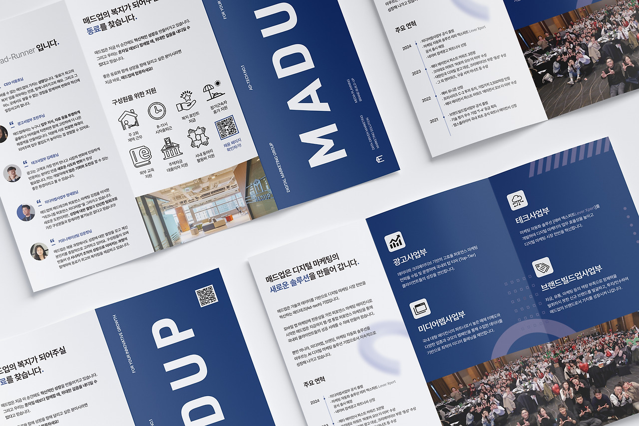 a4-trifold-brochure-mockup-07.jpg