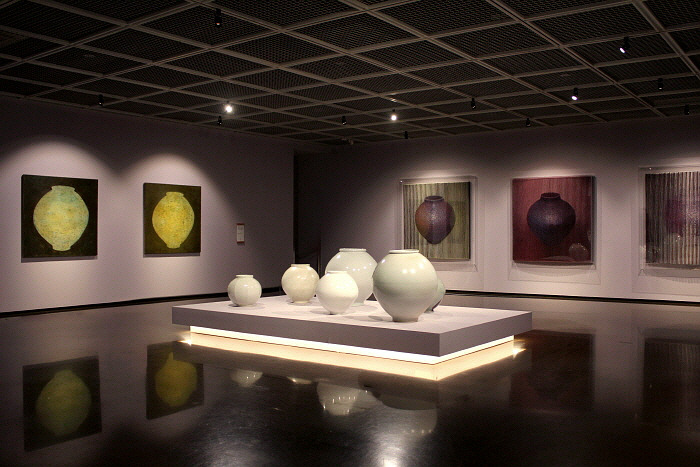 서울미술관_아트 오브 럭셔리_전경_010.jpg