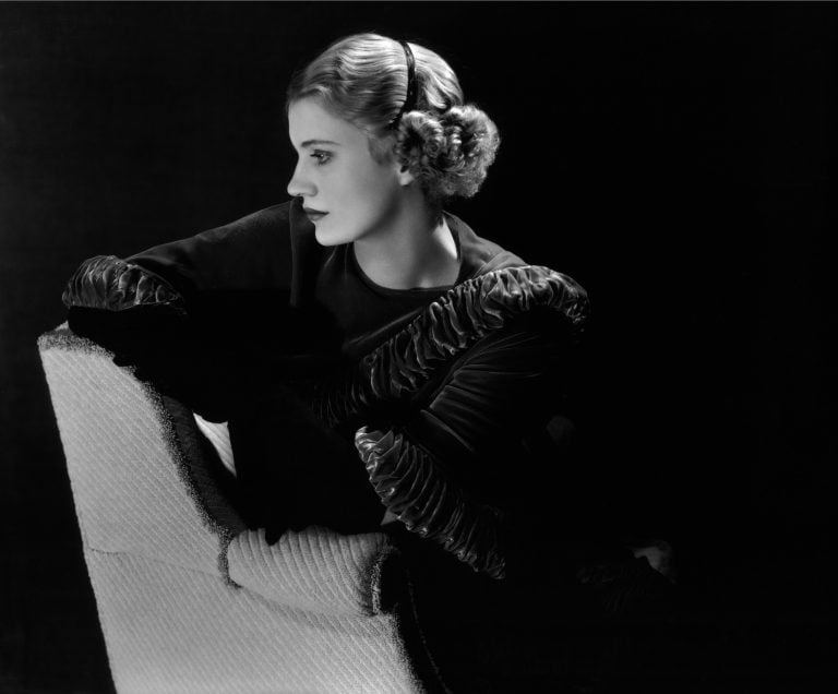 Copyright_LeeMillerArchives_Self_portrait_with_headband_New_York_USA_c1932-768x636.jpg