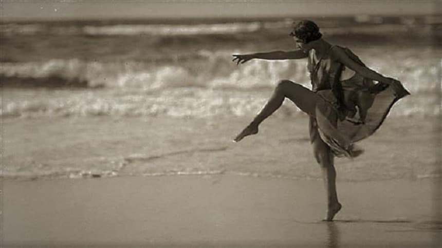 Isadora-Duncan-Biography.jpg