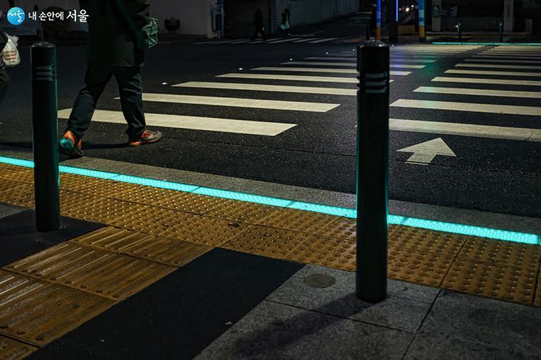 바닥 신호등.jpg