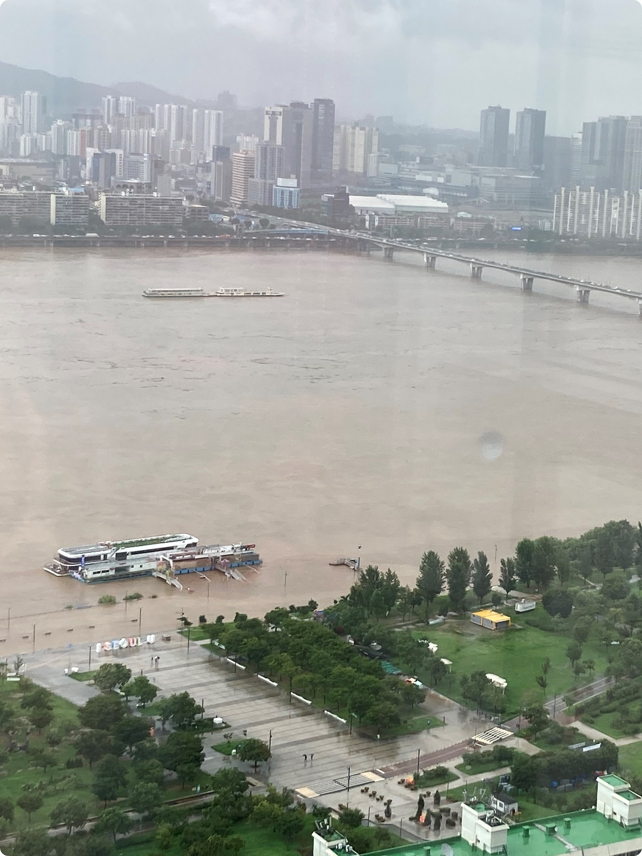 폭우 - jay.8ark박지은.jpg