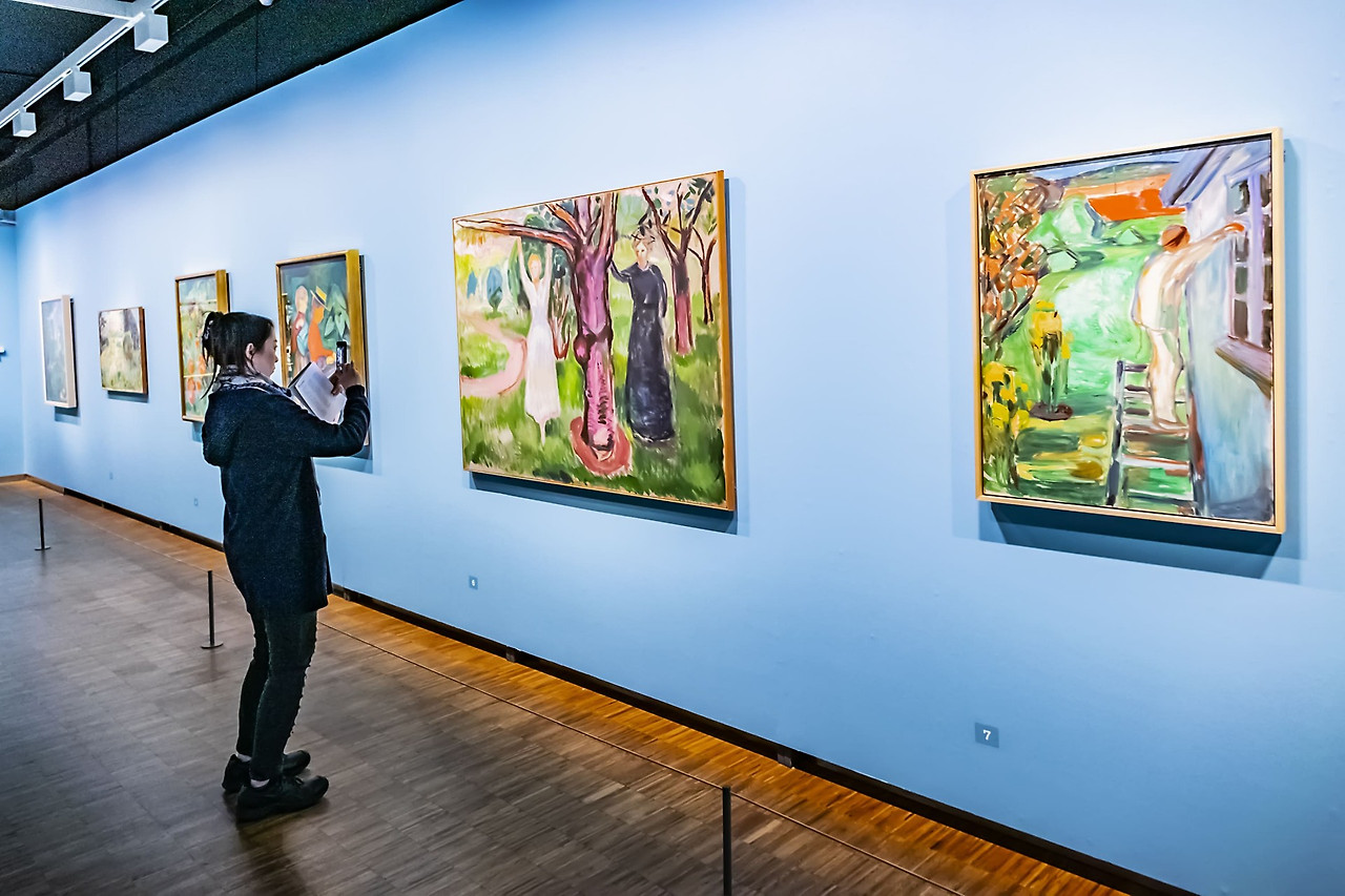 Interior-of-Oslo-Munch-museum.jpg