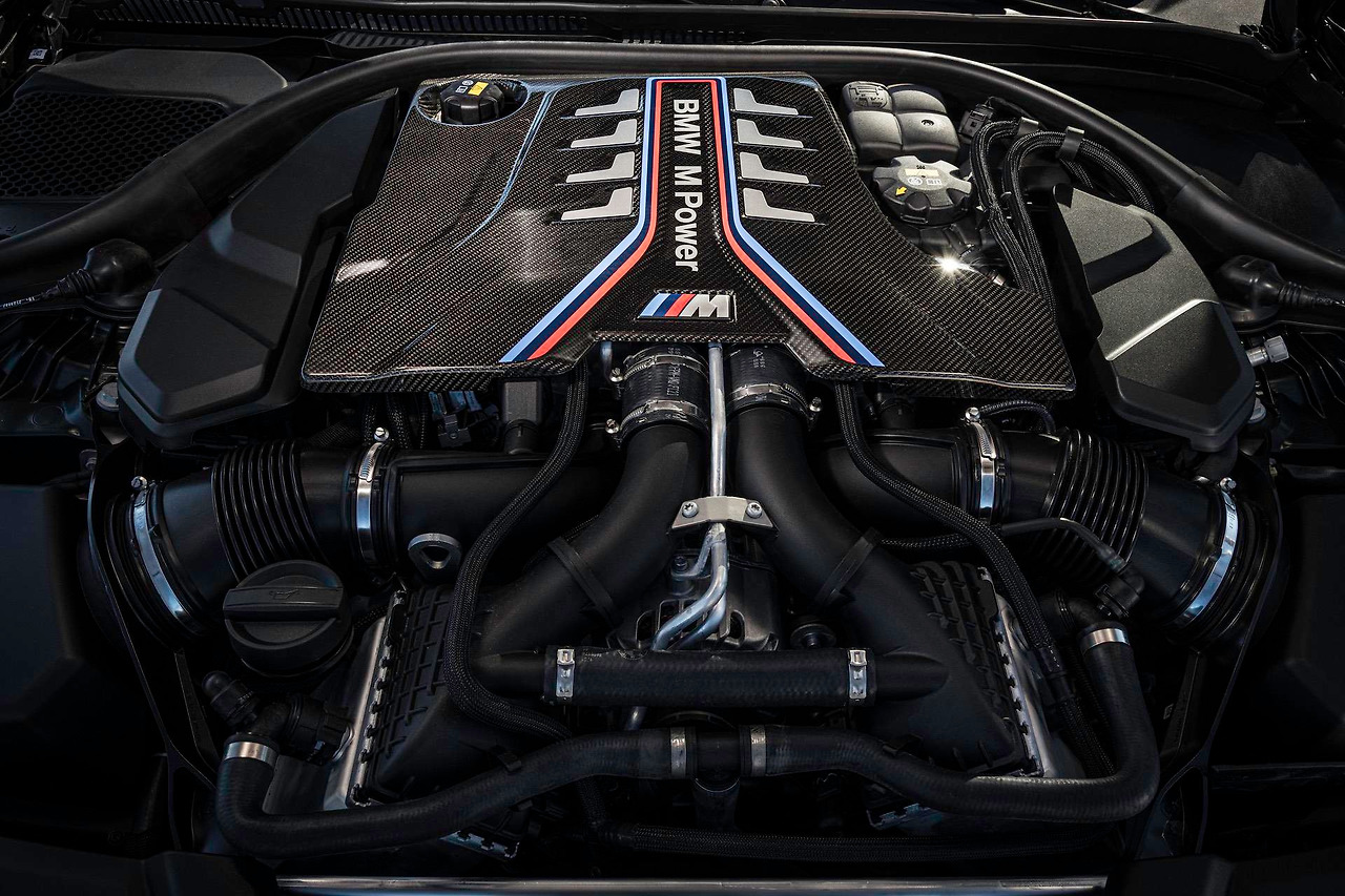 2021_bmw_m5_cs_engine_01.jpg
