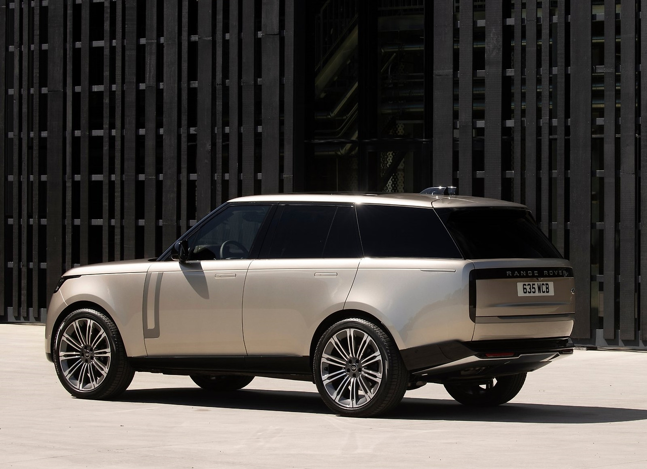 Land_Rover-Range_Rover-2022-1600-57.jpg