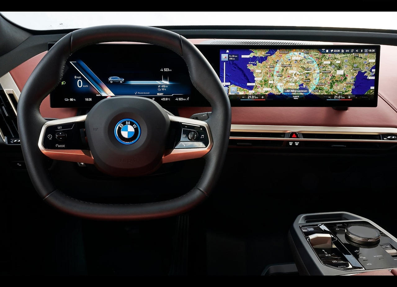 BMW-iX-2022-1600-c8.jpg