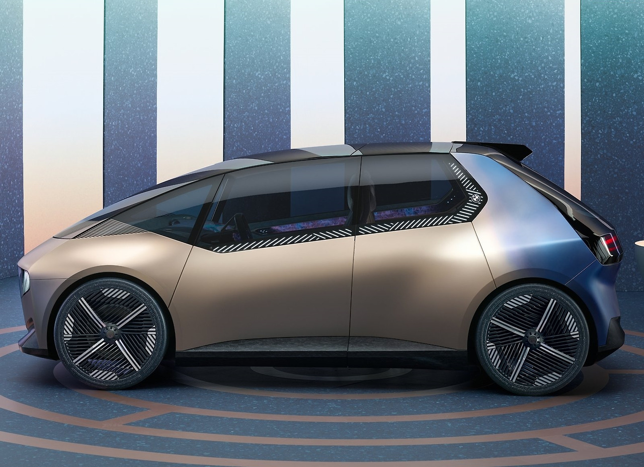 BMW-i_Vision_Circular_Concept-2021-1600-04.jpg