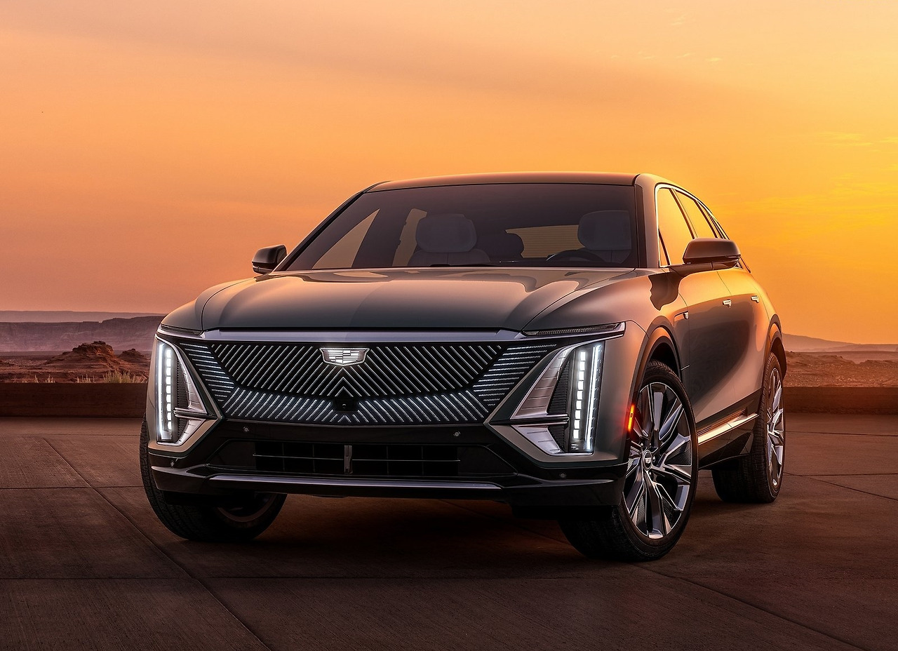 Cadillac-Lyriq-2023-1600-02.jpg