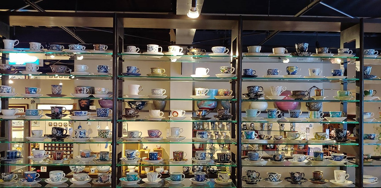 현대의 아리타야끼.jpg