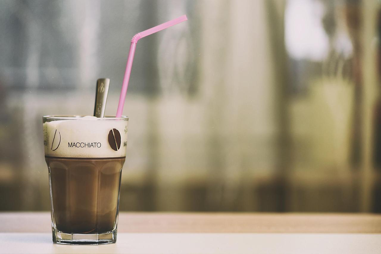 latte-macchiato-g8ec9cbdd7_1920.jpg