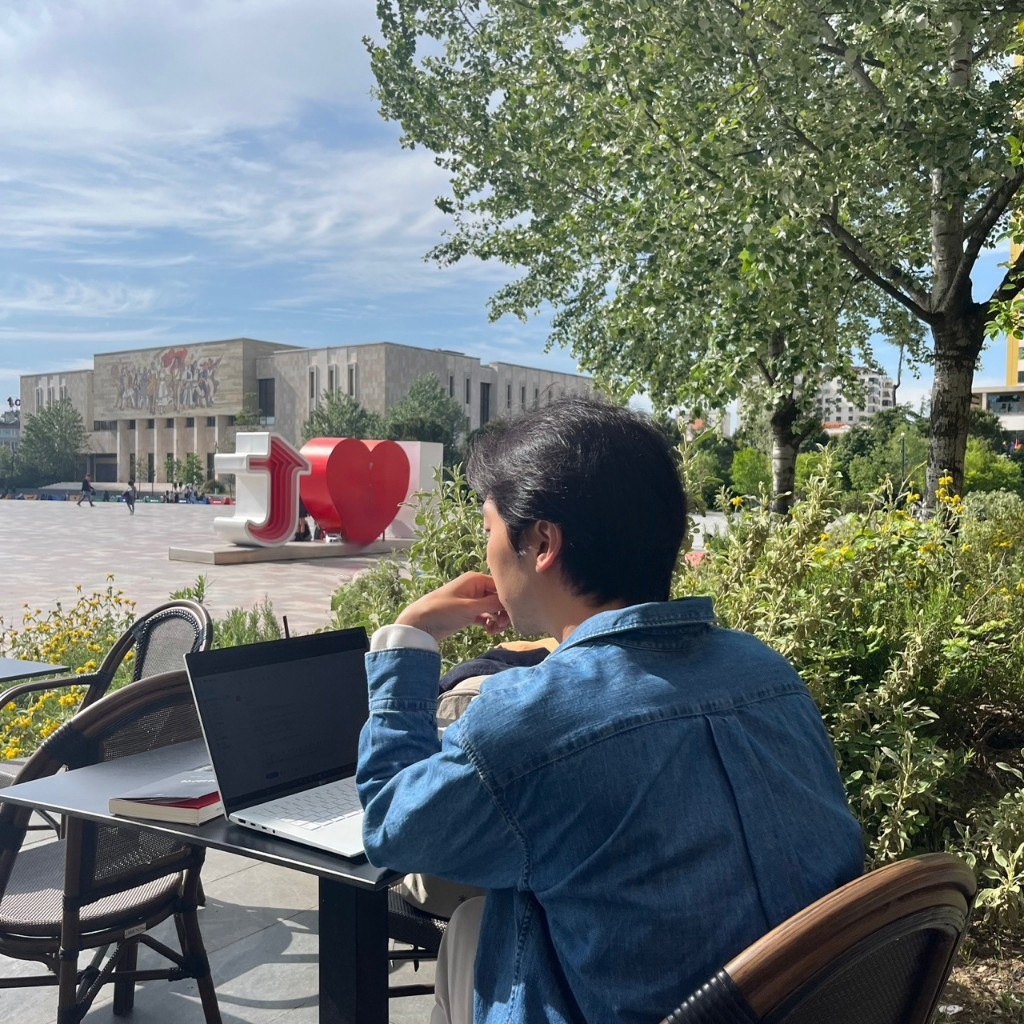 티라나 알바니아.jpg