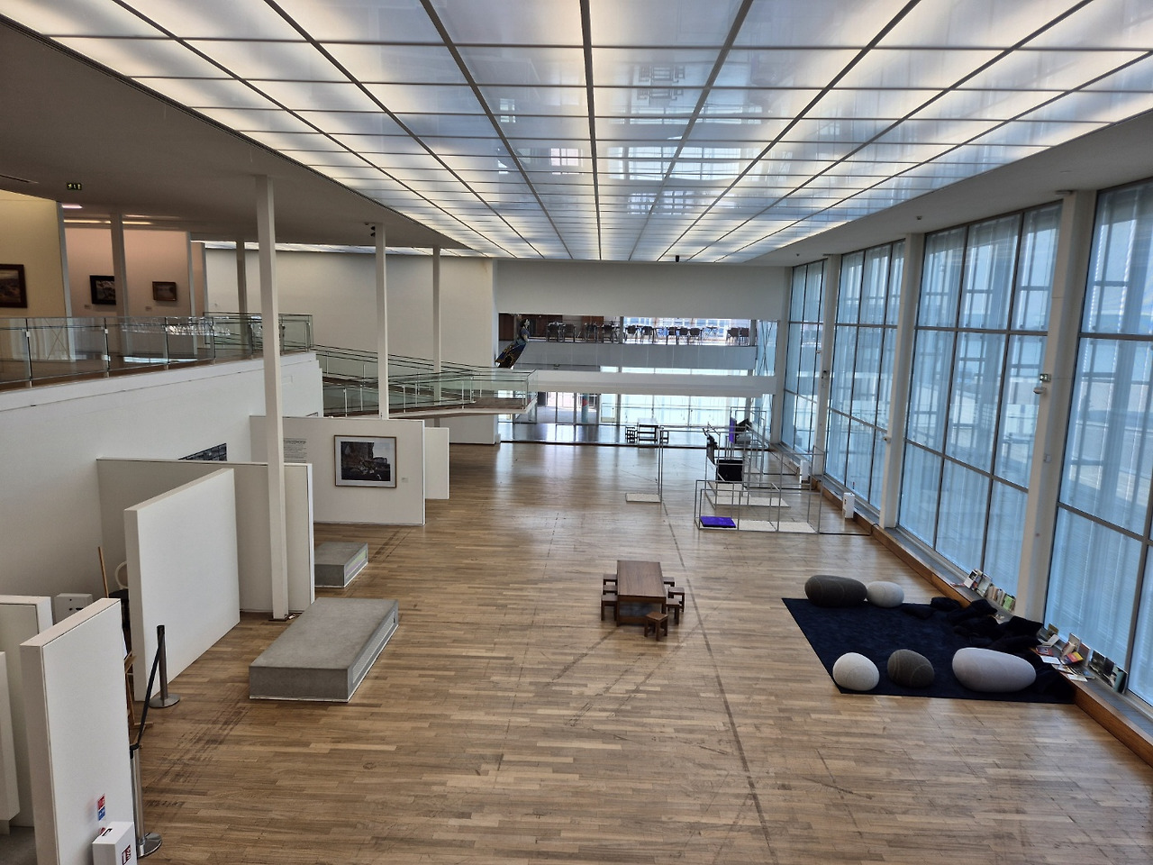 미술관 실내.jpg