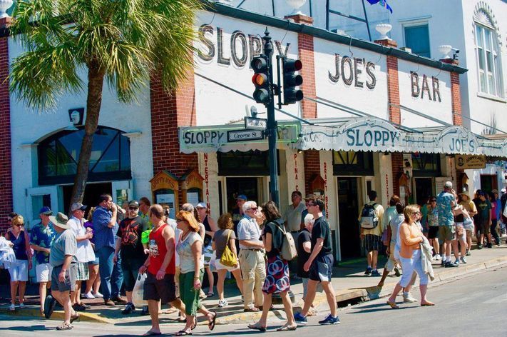 헤밍웨이 술집등.jpg