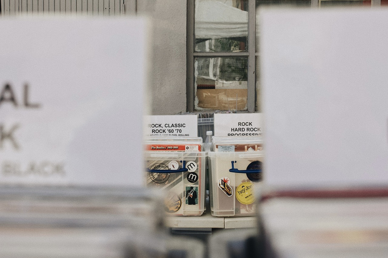 record-store-7182246_1280.jpg