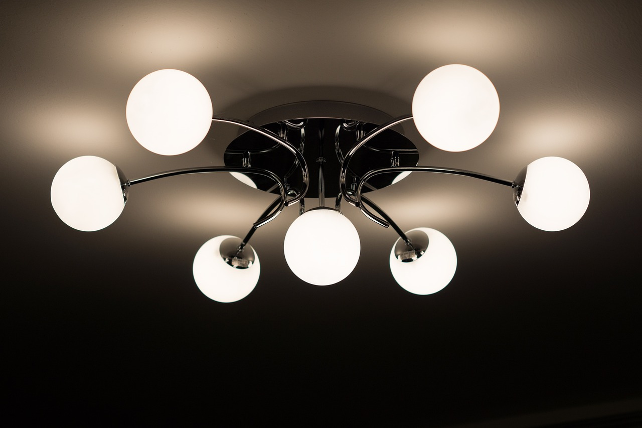 ceiling-lamp-335975_1280.jpg