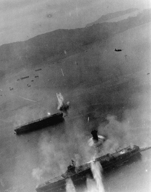 Aircraft_carriers_under_attack_at_Kure_19_March_1945.jpg