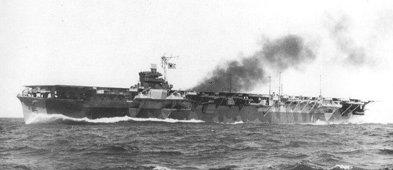 Japanese_aircraft_carrier_Katsuragi.jpg