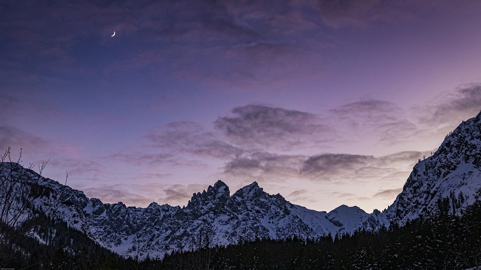 20221225 겨울 달.jpg