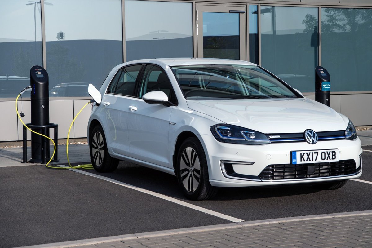 144882-cars-review-volkswagen-egolf-lead-image1-x8gmldrj4v.jpg