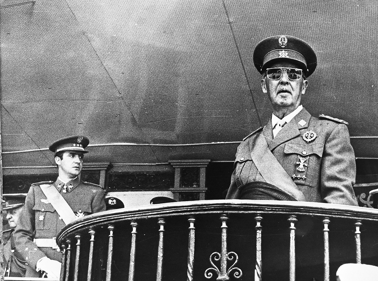 In_Madrid_is_herdacht_dat_Franco_30_jaar_geleden_de_burgeroorlog_(_1936_1939_)_w,_Bestanddeelnr_922-4913_(cropped).jpg