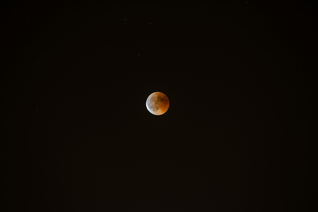 moon-8267178_1280.jpg