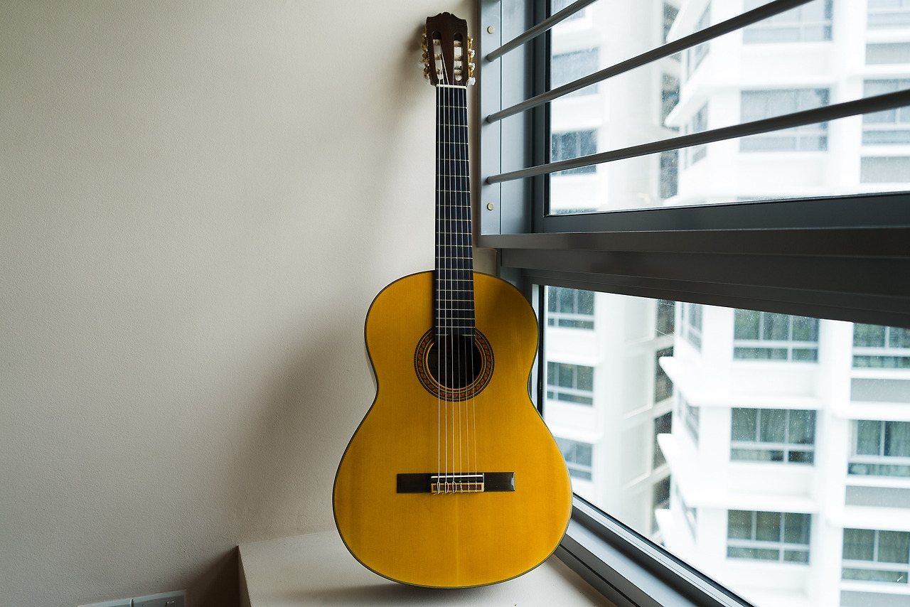 guitar-g7abf801e3_1920.jpg