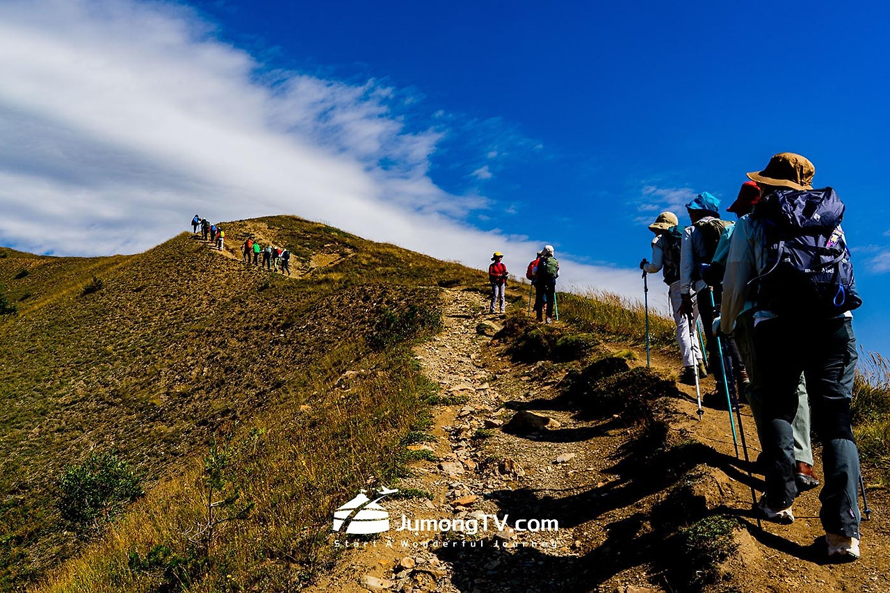 a 코롤디호수 십자가 전망대 우쉬바산 9.jpg