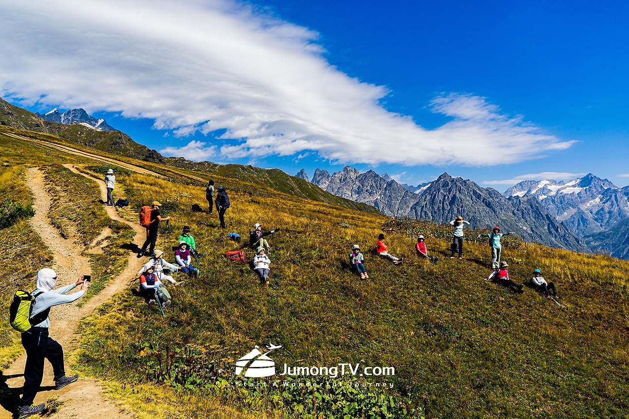 a 코롤디호수 십자가 전망대 우쉬바산 12.jpg