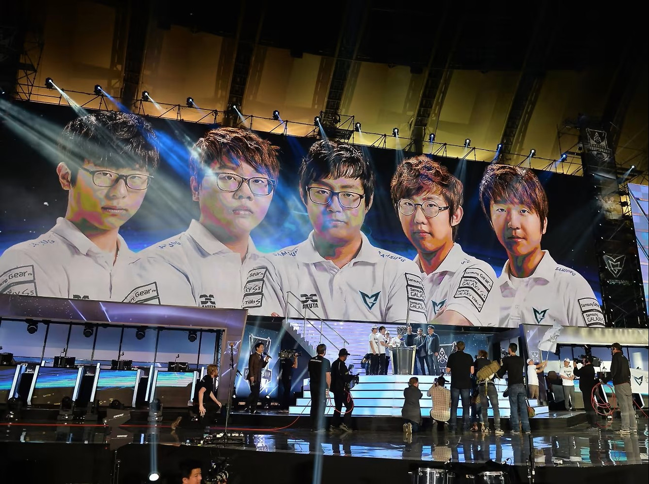 samsung-white-at-worlds.jpg