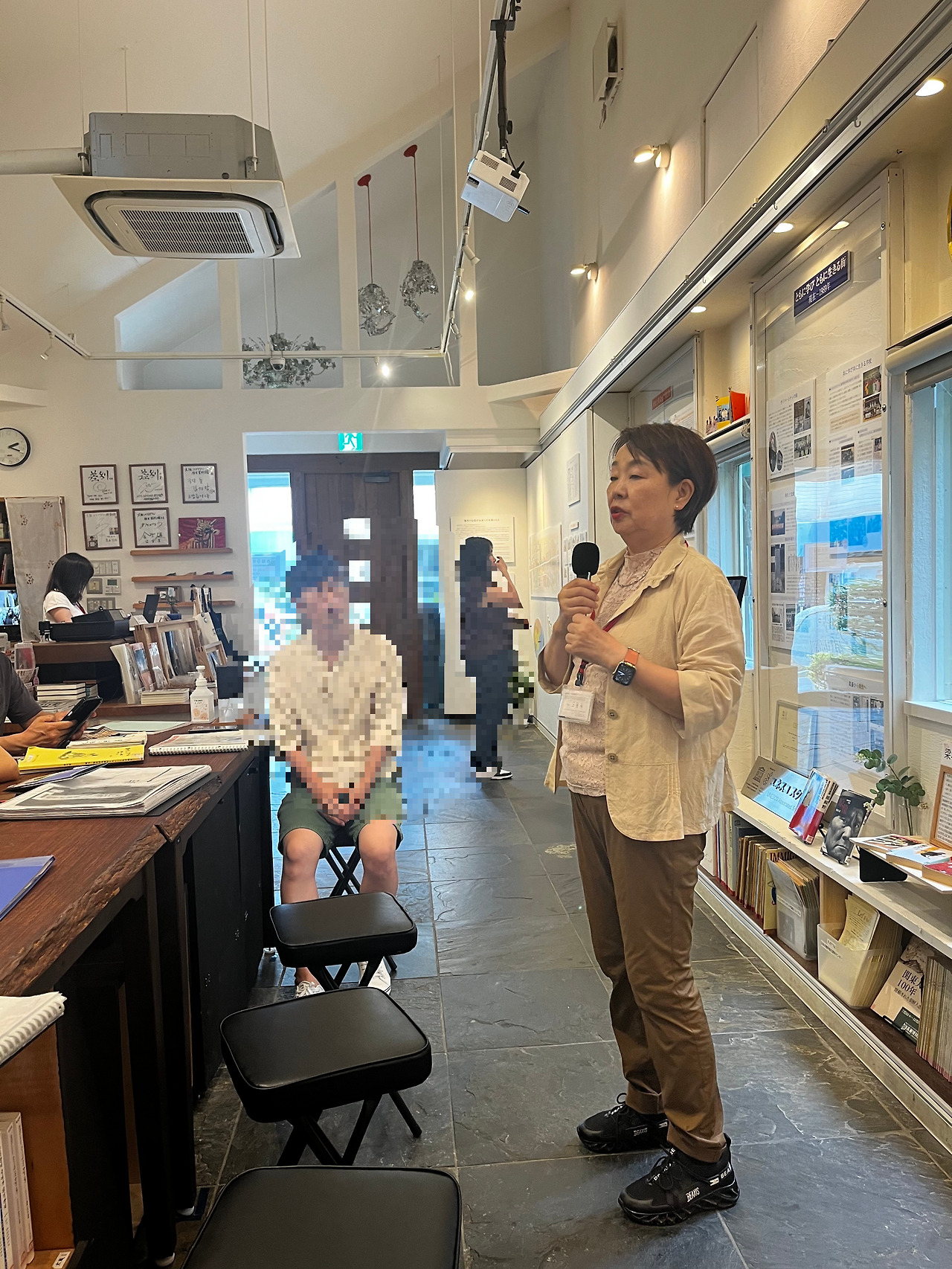 박물관 관장님과5.jpg