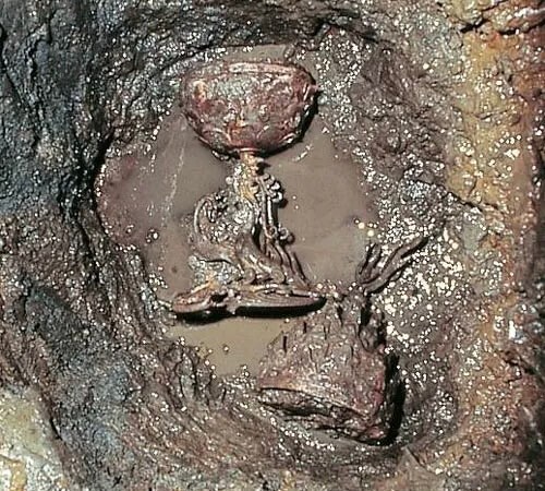 백제금동대향로 (1).jpg