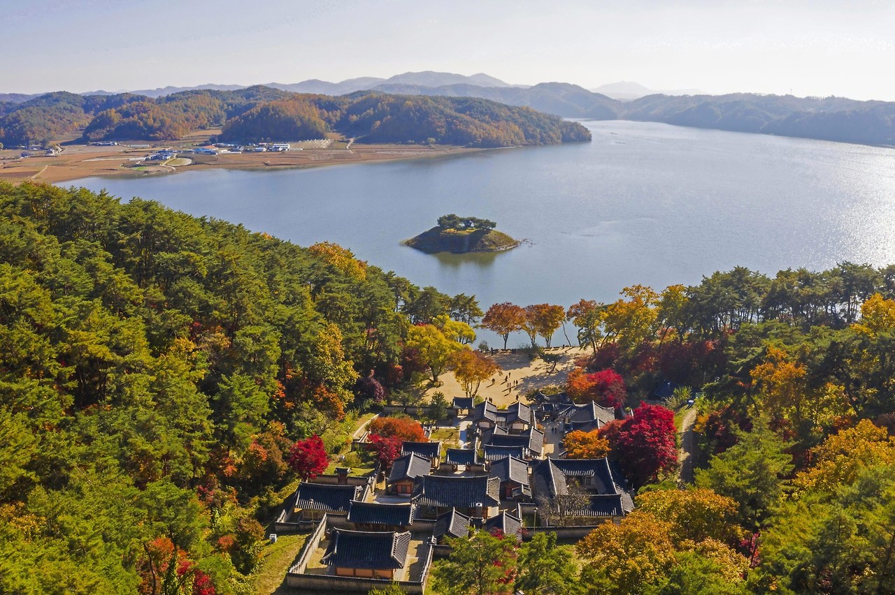 에피소드7. 도산서원과 시사단, 안동호-이동춘 제공.jpg