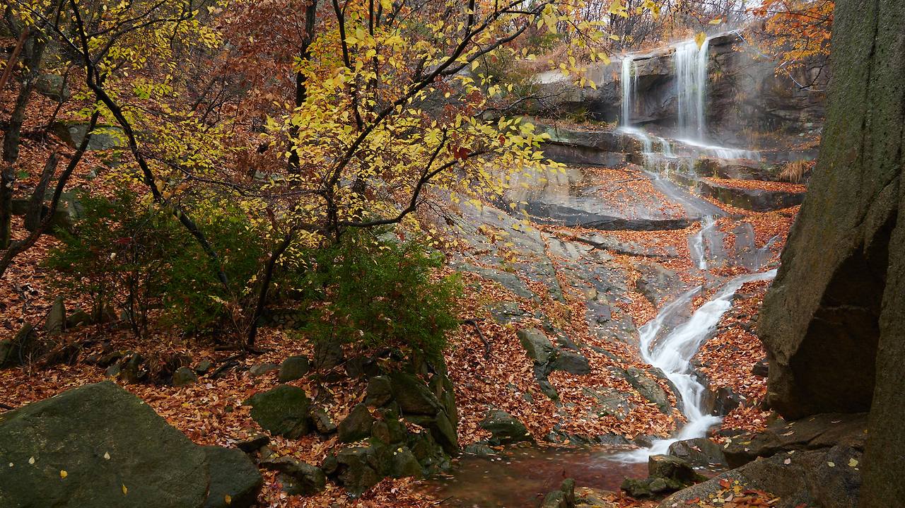 27 1 waterfall 3 seasons-05.jpg