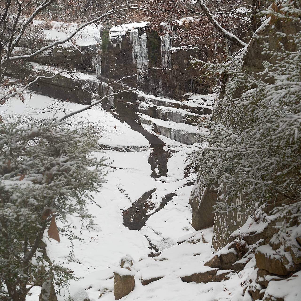 27 1 waterfall 3 seasons-09.jpg