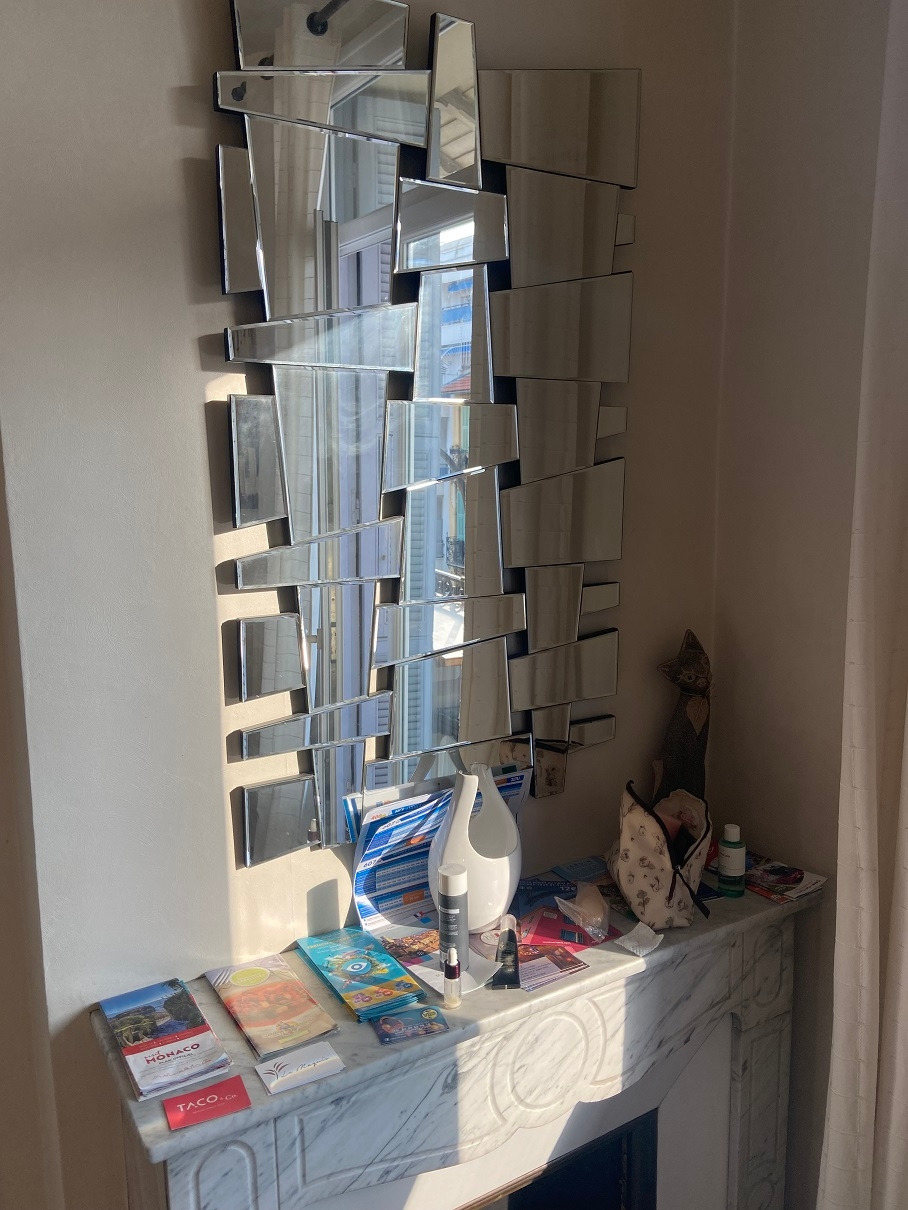 니스에서의 화장대.jpg