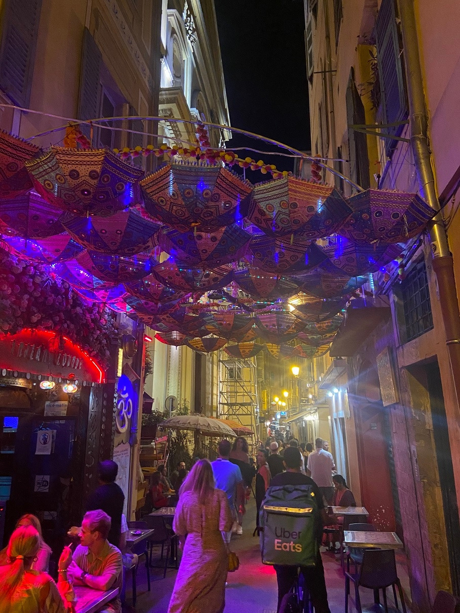 니스, 피쉬앤칩스를 파는 거리.jpg