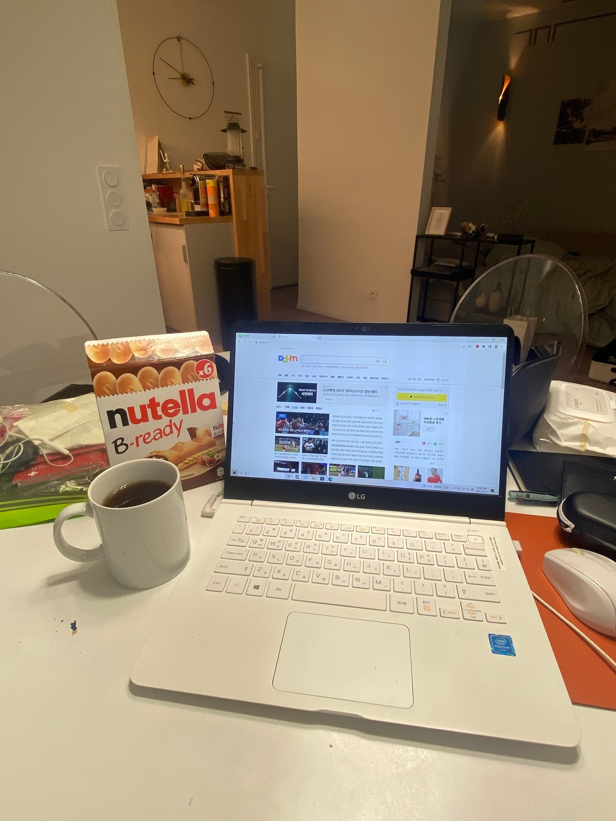 파리에서 첫날, 커피와 누텔라.jpg