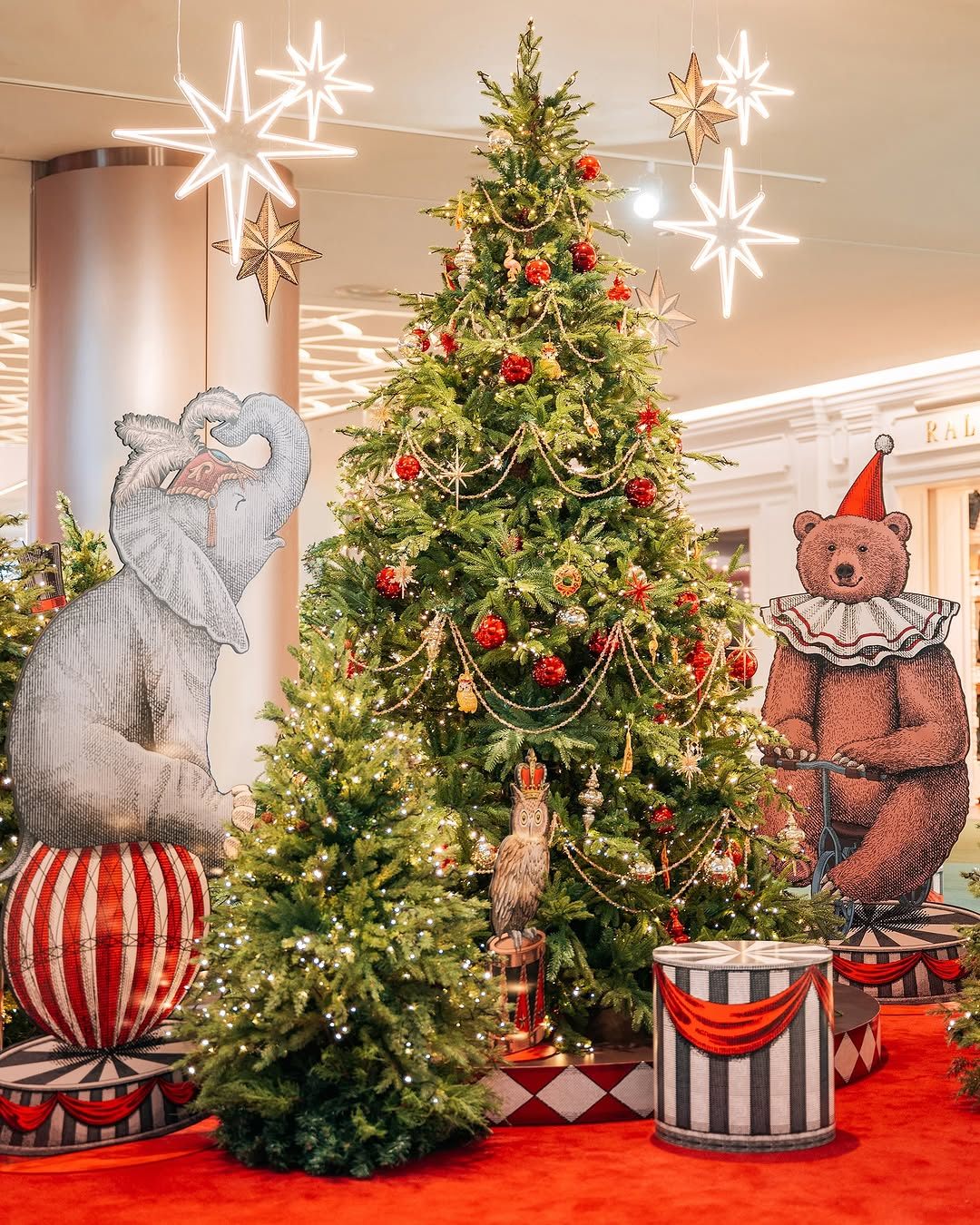 피앤피에이전시 매거진 롯데백화점 잠실점 원더풀 쇼타임 (1).jpg