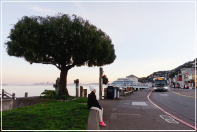 2020년 소살리토벤치with Grace2.jpg