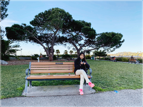 2020년 소살리토벤치with Grace.jpg