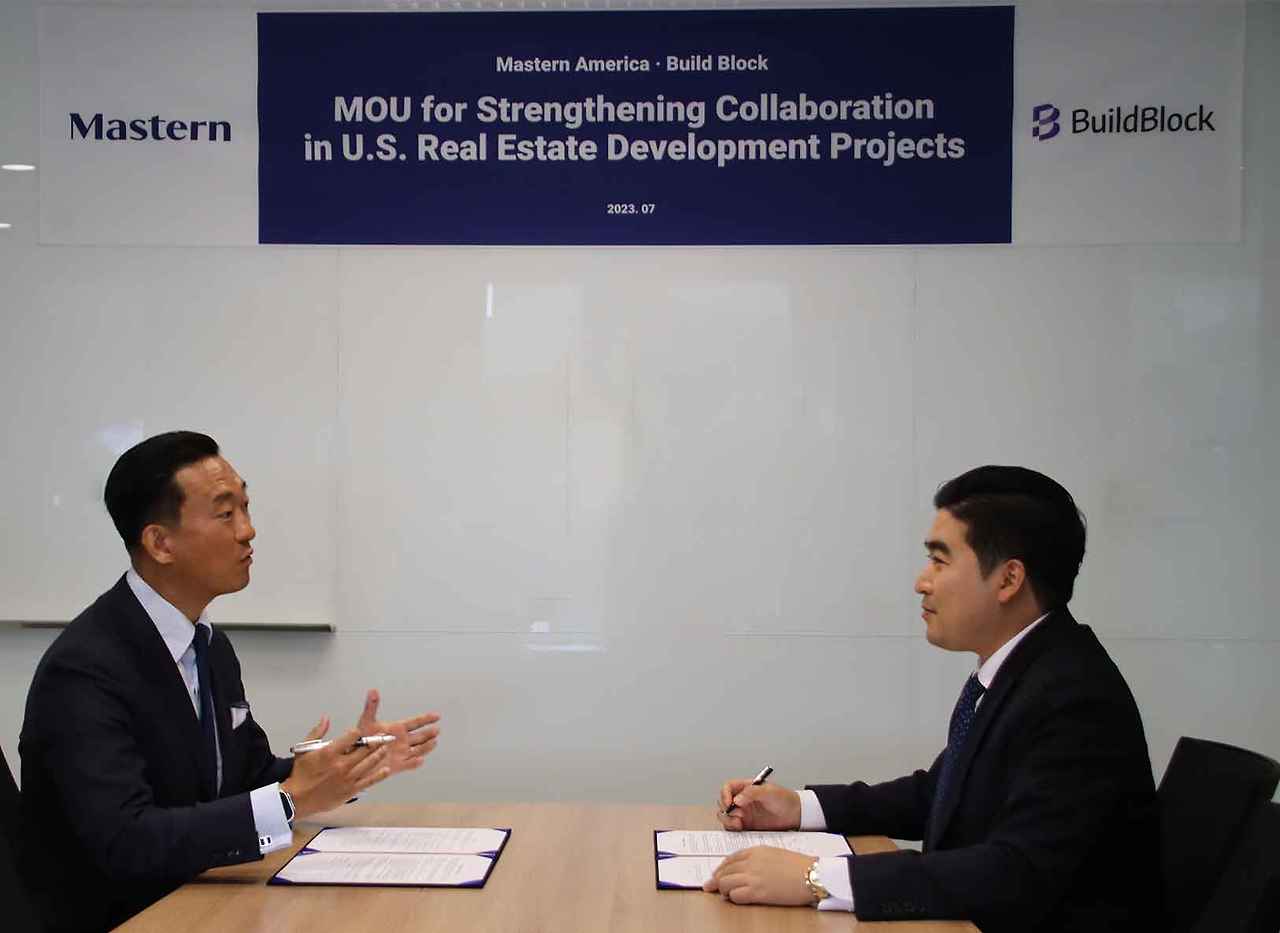 [사진 설명3] 오진석 마스턴아메리카 대표이사(왼쪽)와 정지원 빌드블록 대표이사(오른쪽) (사진 제공=마스턴투자운용 브랜드전략팀).jpg