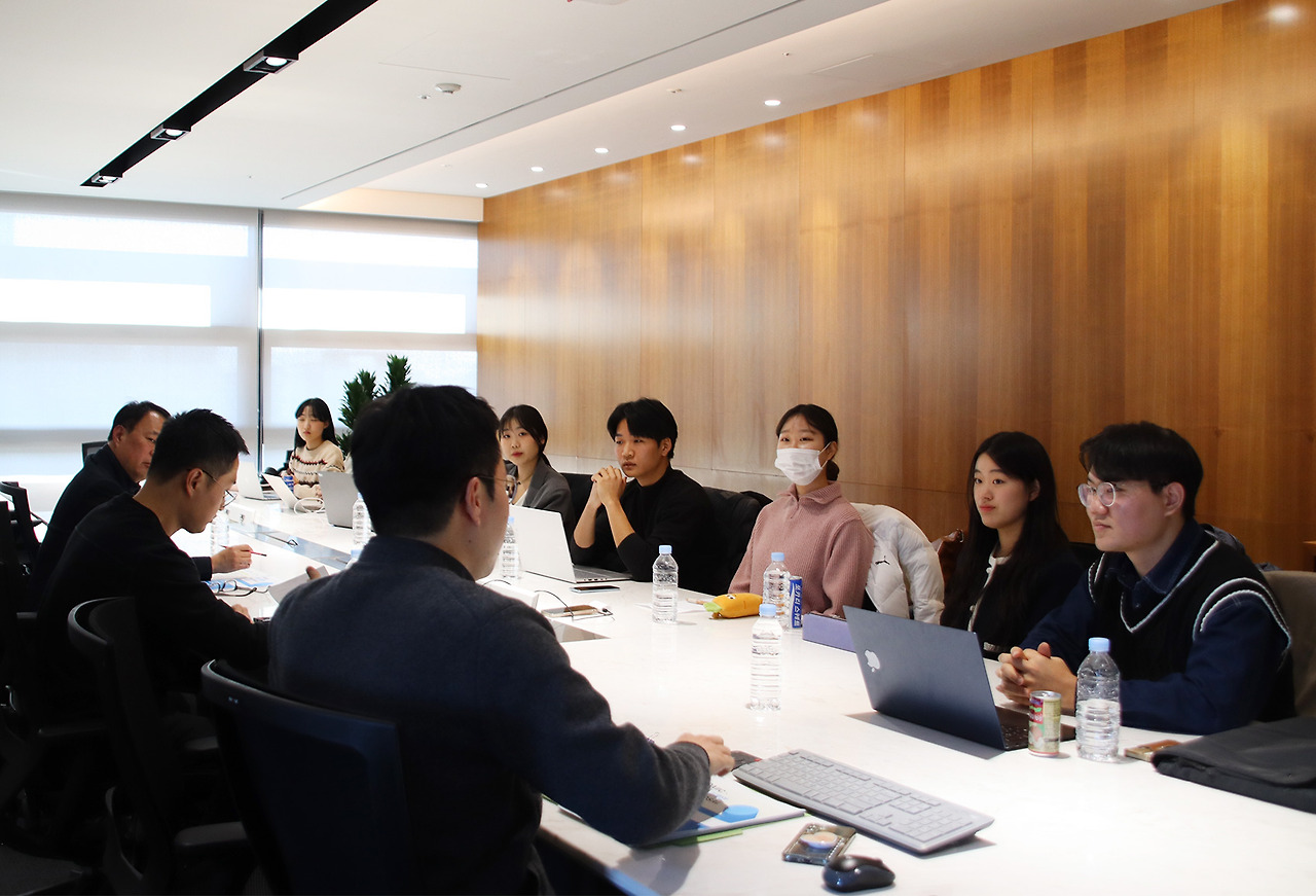 [사진 설명 1] 마스턴투자운용 대회의실에서 진행된 ‘마스턴투자운용-라이코스’ ESG 간담회 현장(1) (사진 제공=마스턴투자운용 브랜드전략팀).jpg