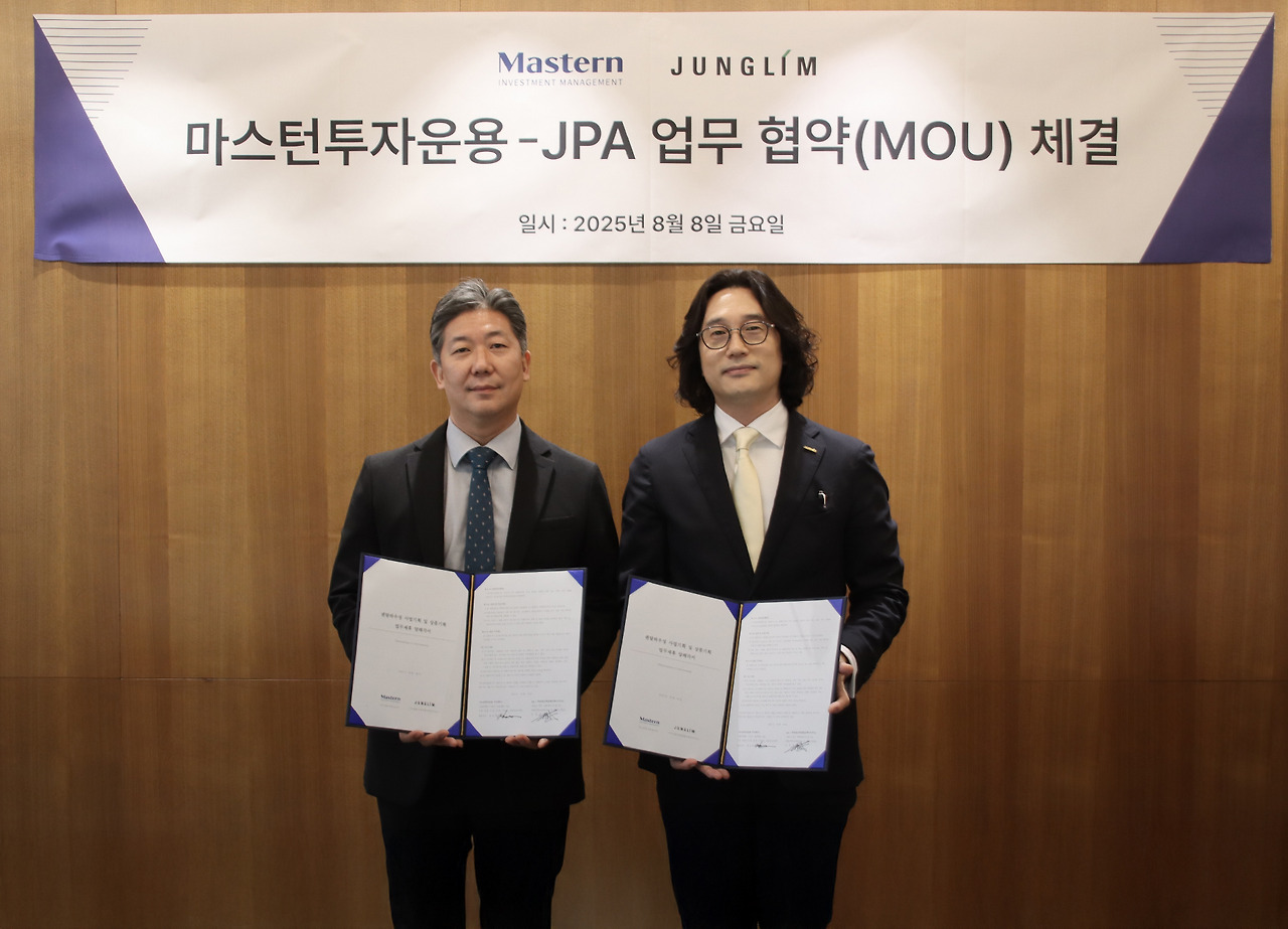 [사진 설명2] 홍성혁 마스턴투자운용 대표이사(左) 김경훈 jpa.대표(右)(사진 제공=마스턴투자운용 브랜드전략팀).jpg