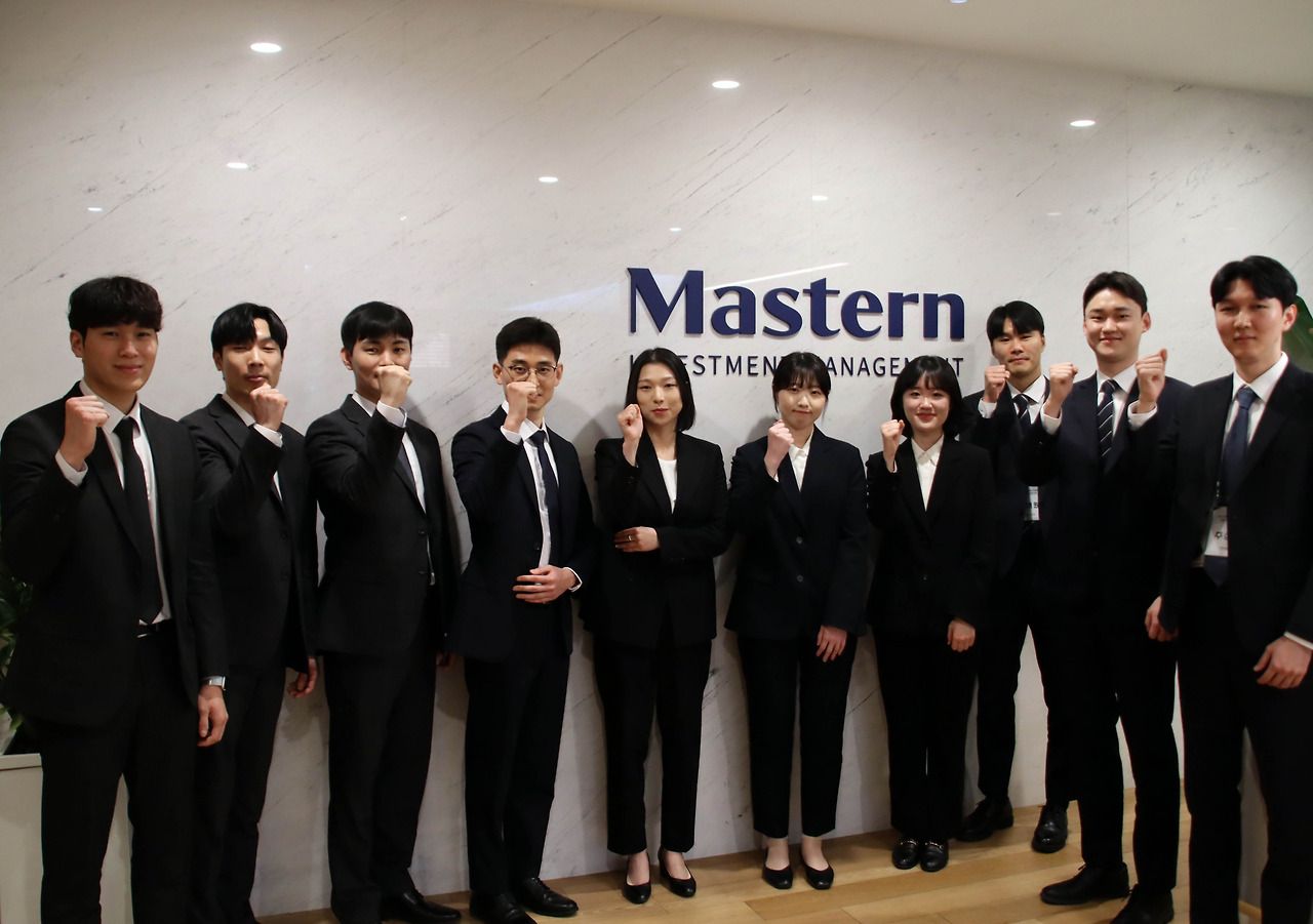 [사진 설명2] 마스턴투자운용 공채 신입사원 단체 사진 (사진 제공=마스턴투자운용 브랜드전략팀).jpg
