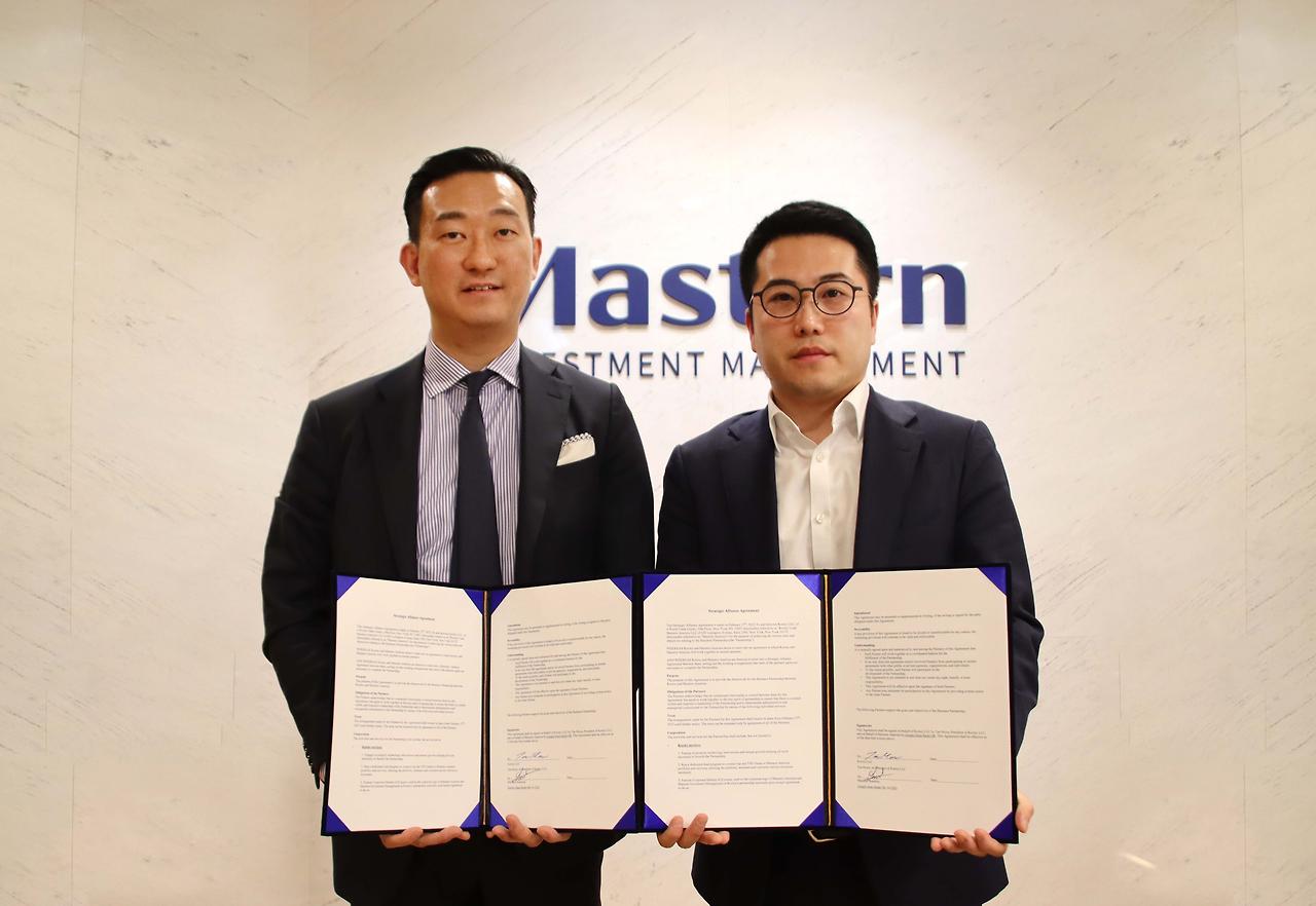 [사진 설명1] 오진석 마스턴아메리카 대표이사(왼쪽)와 문태영 코리니 대표이사(오른쪽)(사진 제공=마스턴투자운용 브랜드전략팀).jpg