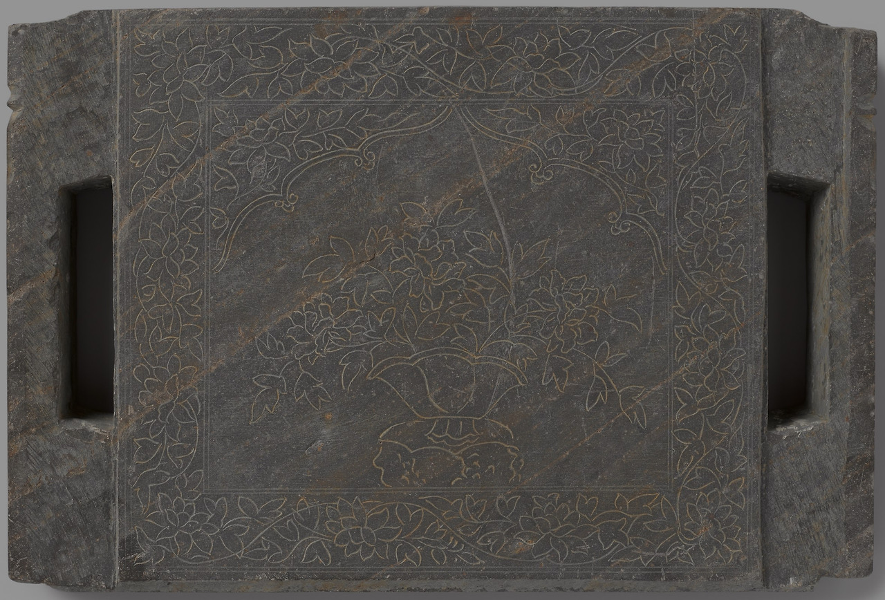 측면 안쪽 꽃과 꽃병.jpg