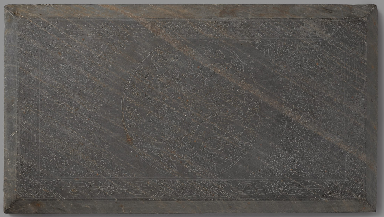 뚜껑 바깥쪽 비천상.jpg