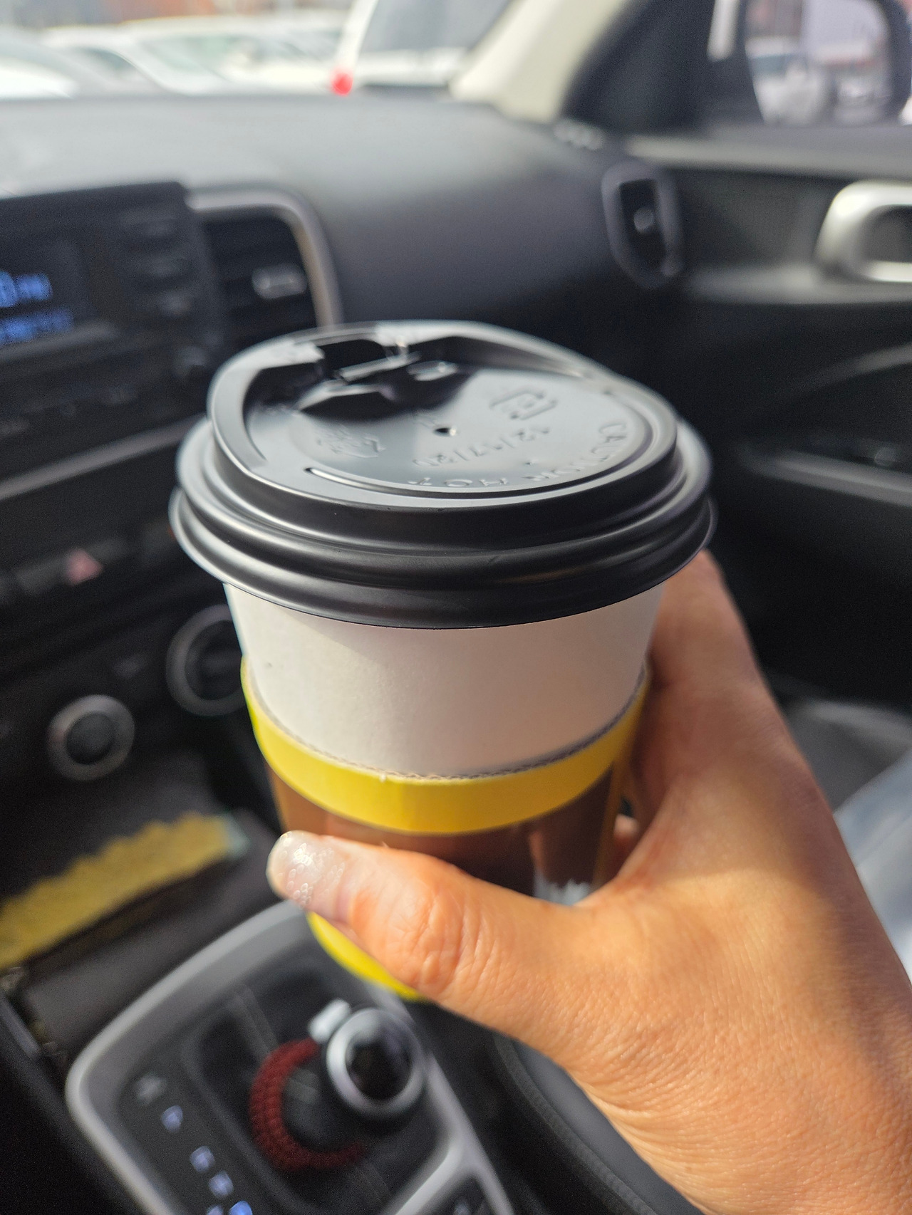 25.11.26 향이 좋아 마시는 커피.jpg