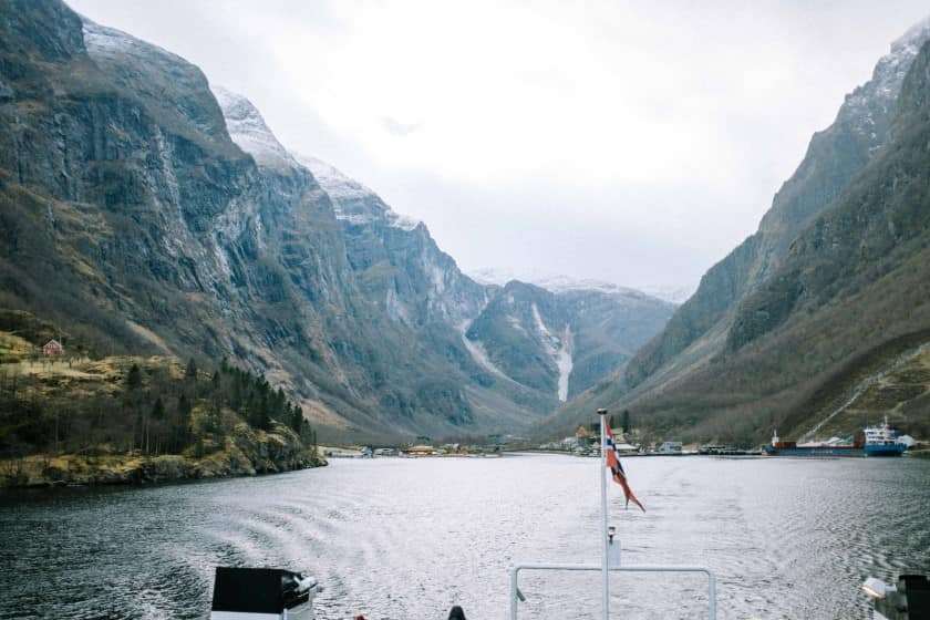 노르웨이 송네 피오르.jpg