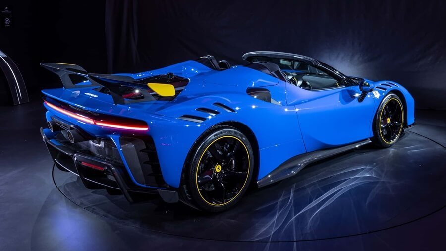 페라리-SF90-XX-스파이더.jpg